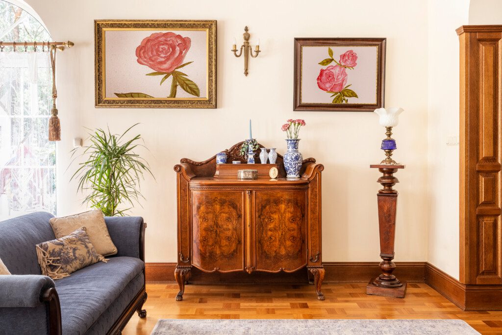 moving company moving antique furniture